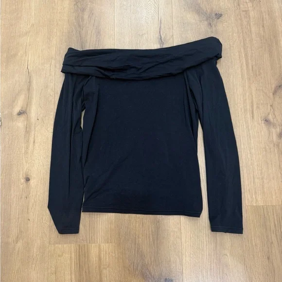 aritzia wilfred black off the shoulder long sleeve top - Picture 3 of 3